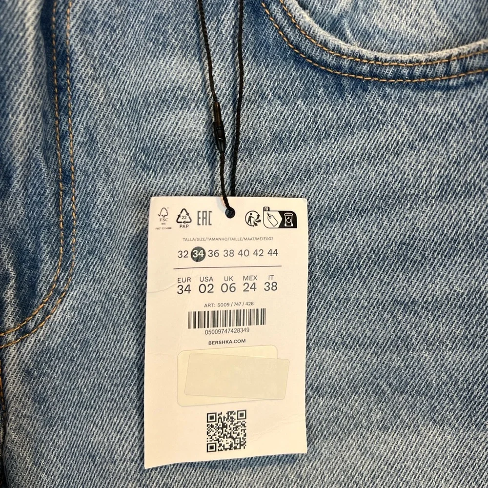 Bershka Light Wash Straight 2 Petite jeans